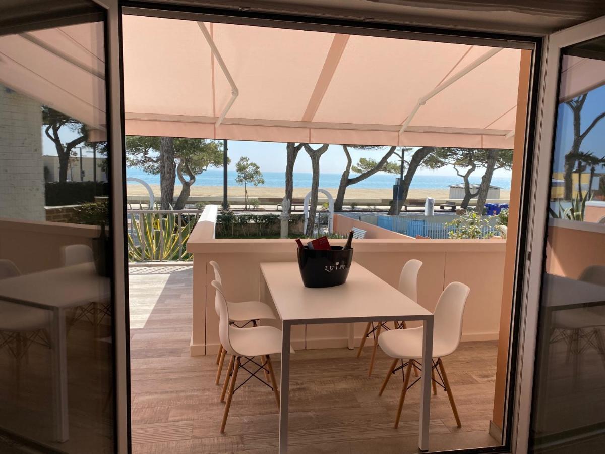 Appartamento Fronte Mare Villa Lory Lignano Sabbiadoro Dış mekan fotoğraf