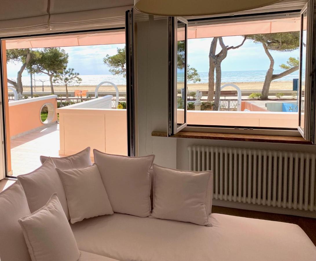 Appartamento Fronte Mare Villa Lory Lignano Sabbiadoro Dış mekan fotoğraf